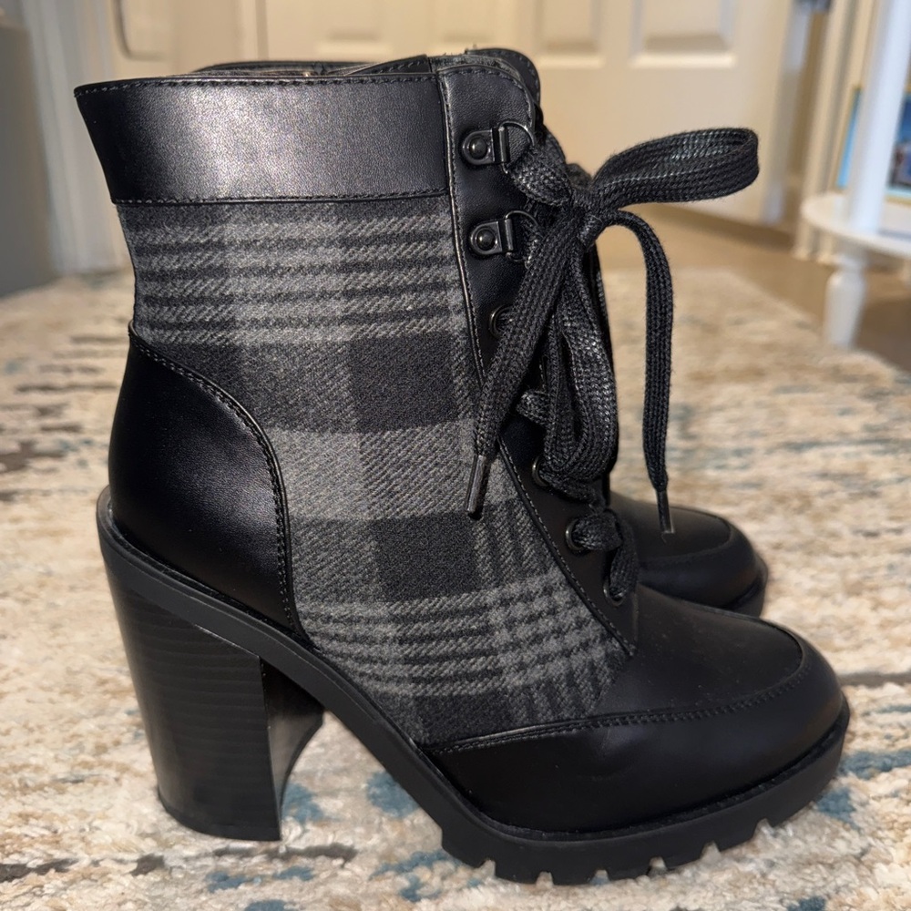 Michael Shannon Black and Gray Ankle Boots